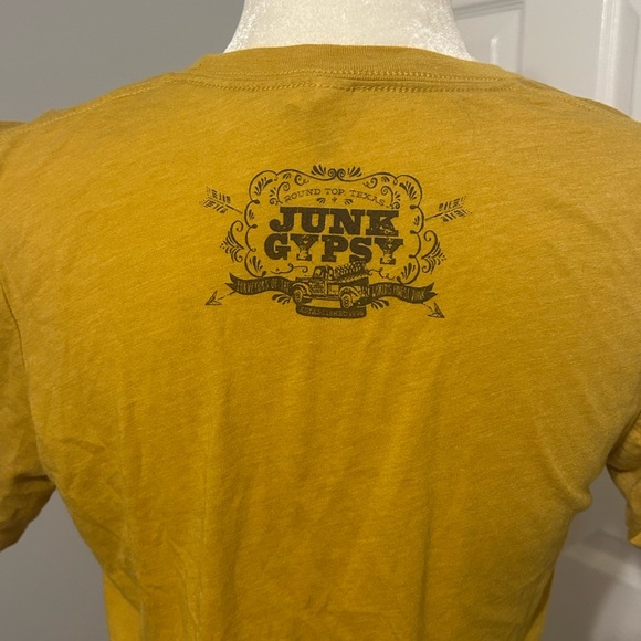 Junk gypsy brand beauty is skin deep armadillo mustard tshirt - Picture 5 of 7